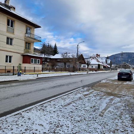 Apartamentul Florilor De Fan Azuga Buitenkant foto