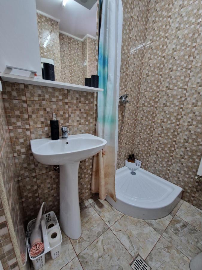 Apartamentul Florilor De Fan Azuga Buitenkant foto